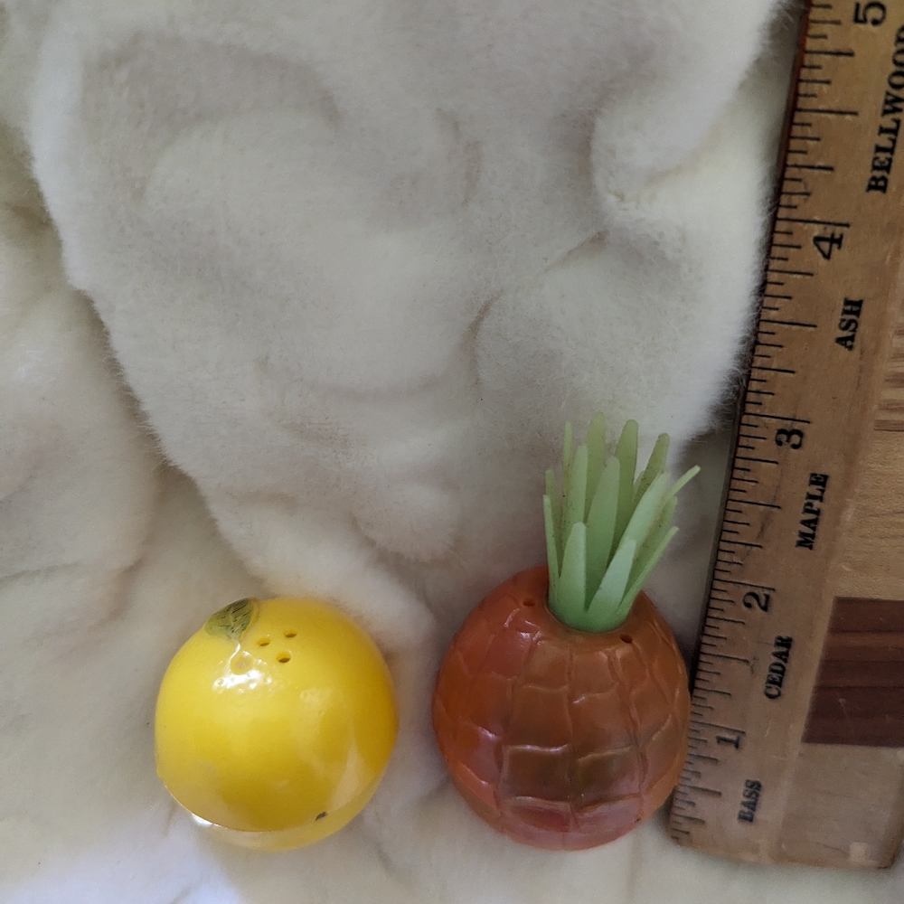2/$5 Vintage salt and pepper pineapple and lemon